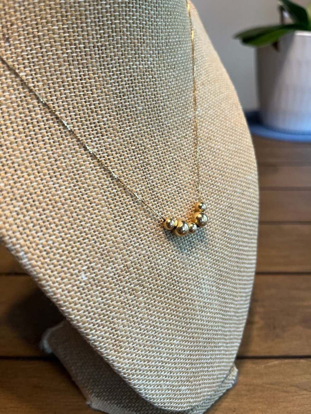 14k Yellow Five Gold Bead Graduated Ball Necklace - Picture 3 of 4